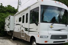 Hải quan lúng túng với ôtô 'lạ'