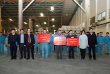 Bộ trưởng Bộ Xây dựng Phạm Hồng Hà thăm, chúc Tết công nhân lao động trên công trường