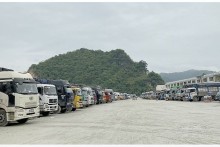 Border province wants no more container trucks until pileup cleared