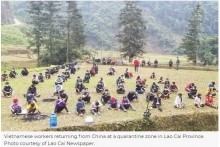 Hundreds of Vietnamese workers head home from China