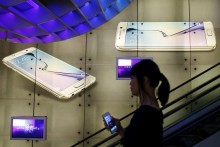 US appeals court reverses part of Apple's $930 mln verdict vs Samsung