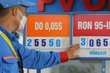 Gasoline prices surpass $1.3 for the first time