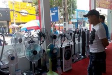 Vietnam promises no power cuts amid prolonged heat wave