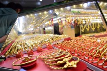 Gold prices decline