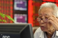 US funds not bailing on China yet amid free-fall in stocks