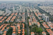 Real estate investors under strong pressure to lower prices