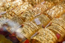 Gold prices gain