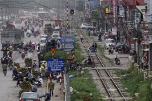 Ẩn họa đường tàu hỏa trong nội thành Hà Nội