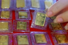 Gold price gains in eighth session