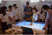 Vietnamese government will share risks with startups, PM assures