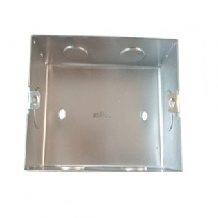 Hộp vuông hàn âm tường 70x70